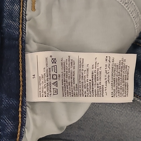 NWT OLD NAVY 'HIGHER HIGH RISE' FLARE JEANS - Picture 5 of 11